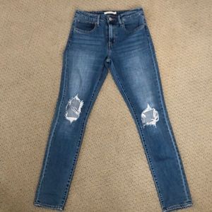 Levis 721 high rise skinny distressed knees 27